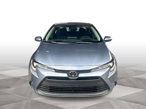 Used 2025 Toyota Corolla LE FWD image 3