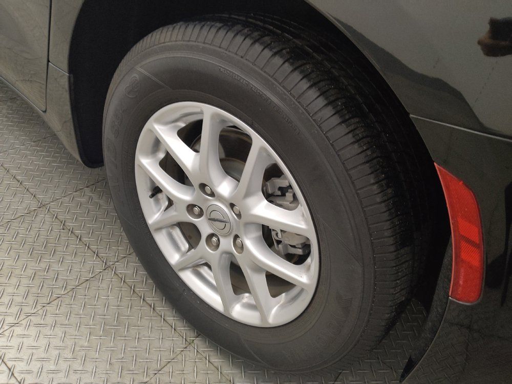 Used 2022 Chrysler Voyager LX FWD image 31