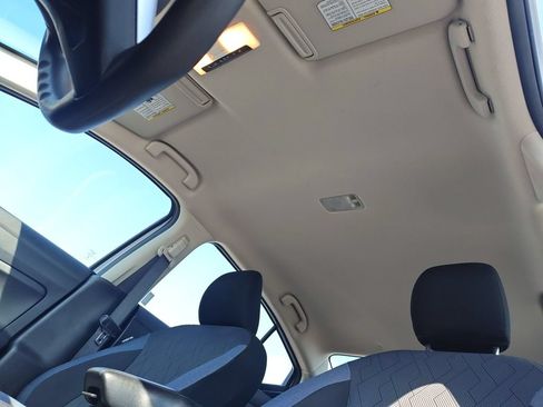 Used 2024 Nissan Versa SV FWD image 23
