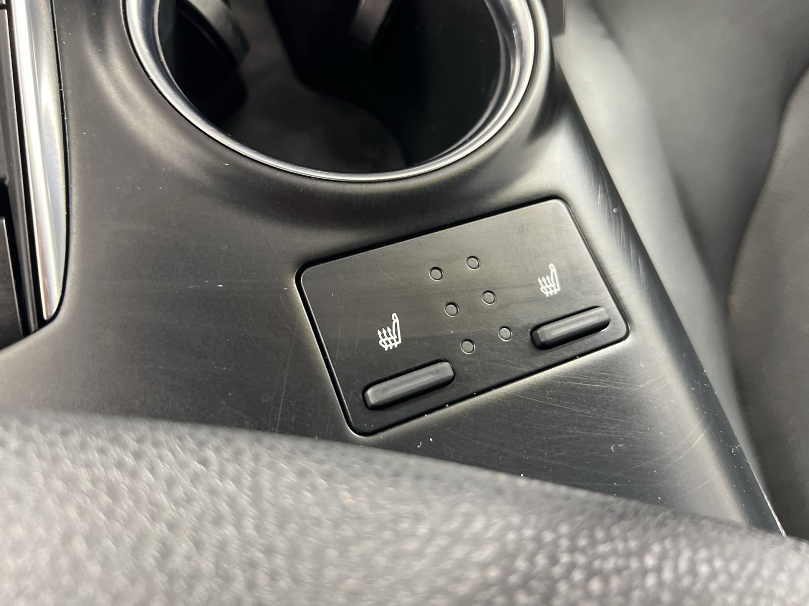 Used 2019 Toyota Camry XSE FWD image 32
