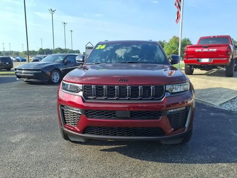 Certified 2026 Jeep Grand Cherokee Limited w/ Limited Altitude Package AWD/4WD image 2