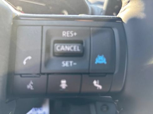 Used 2025 Nissan Rogue SL w/ Tech Package FWD image 8