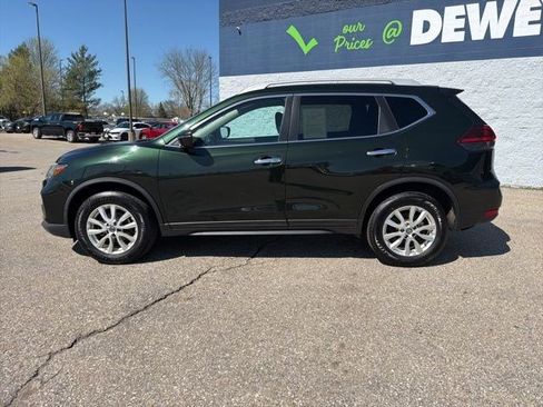 Used 2018 Nissan Rogue SV image 2
