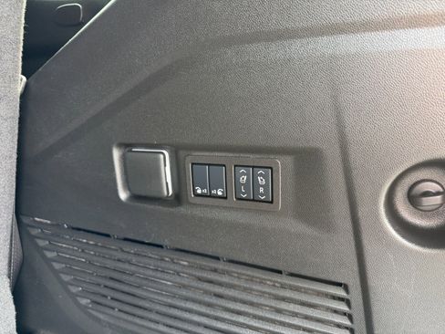 Used 2025 GMC Yukon Denali image 20