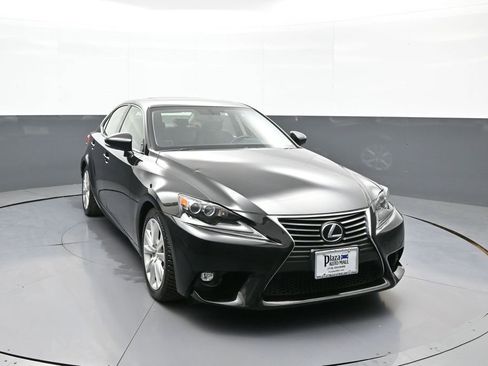 Used 2016 Lexus IS 300 AWD w/ Premium Package image 3