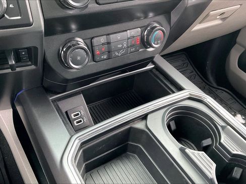 Used 2019 Ford F250 XLT w/ XLT Premium Package image 24