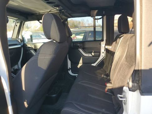 Certified 2017 Jeep Wrangler Unlimited Sahara w/ Connectivity Group image 8