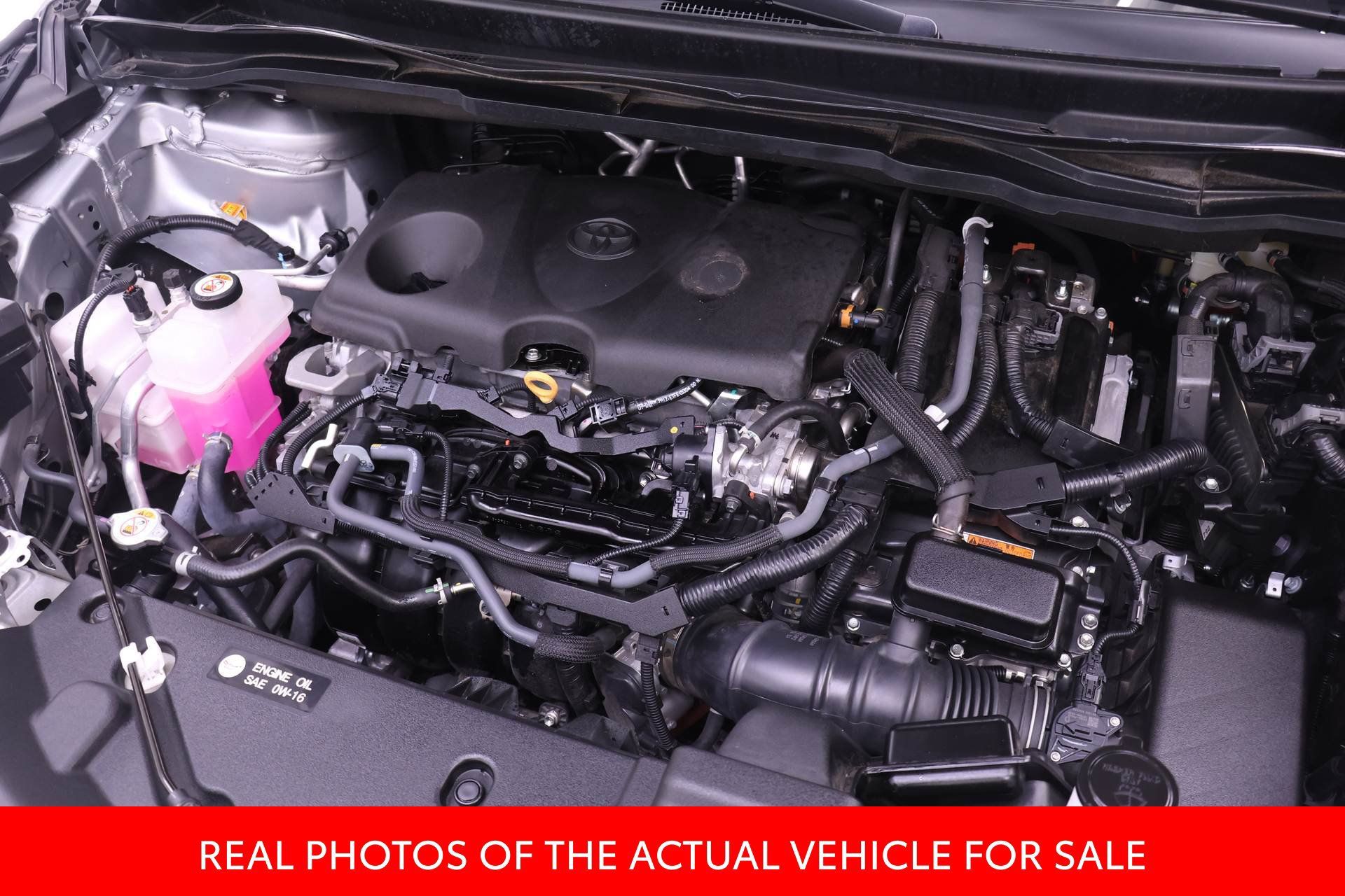 Used 2025 Toyota Sienna XLE FWD image 17