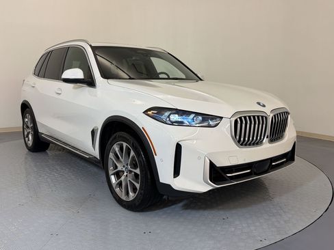 Used 2025 BMW X5 xDrive50e AWD/4WD image 7