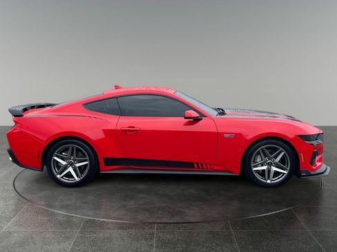 Used 2025 Ford Mustang GT Premium RWD image 9