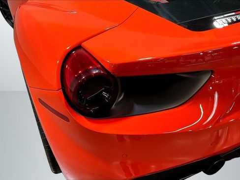 Used 2018 Ferrari 488 GTB RWD image 20