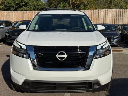 New 2025 Nissan Pathfinder SV image 5