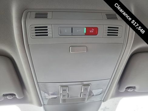 Used 2024 Volkswagen Taos SE image 41