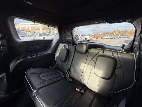 New 2026 Chrysler Pacifica Limited w/ Uconnect Theater Family Group AWD/4WD image 19