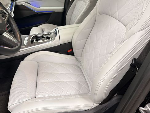 Used 2024 BMW X7 xDrive40i w/ M Sport Package image 5