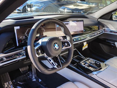New 2026 BMW 740i image 17