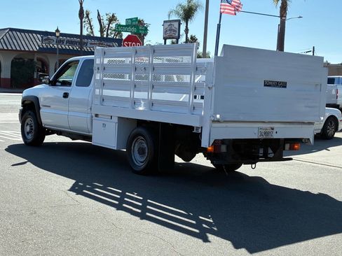 Used 2007 GMC Sierra 2500 W/T AWD/4WD image 6