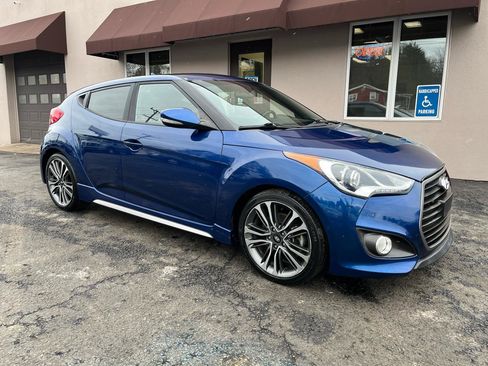 Used 2016 Hyundai Veloster Turbo image 3