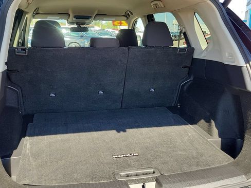 Used 2025 Nissan Rogue SV FWD image 18