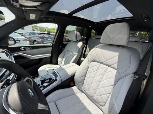 Used 2026 BMW X5 xDrive40i w/ M Sport Package AWD/4WD image 8