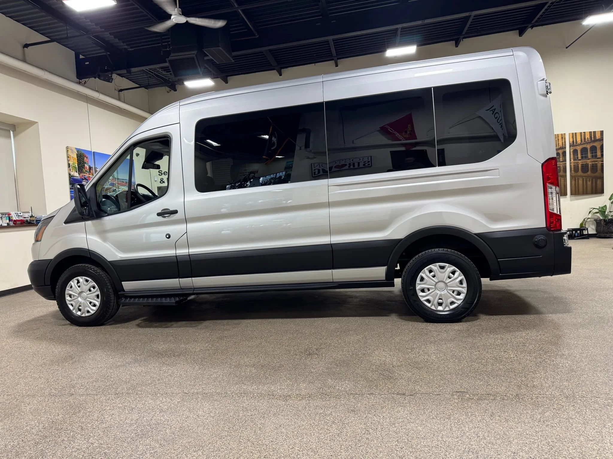 Used 2019 Ford Transit 250 148 Medium Roof RWD image 9