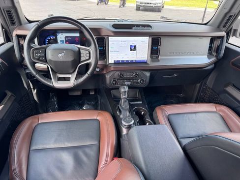 Used 2023 Ford Bronco Outer Banks AWD/4WD image 6