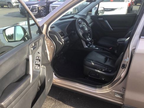Used 2014 Subaru Forester 2.5i Touring AWD/4WD image 9