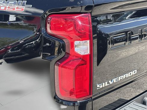 Used 2021 Chevrolet Silverado 1500 LT Trail Boss w/ Convenience Package II AWD/4WD image 7