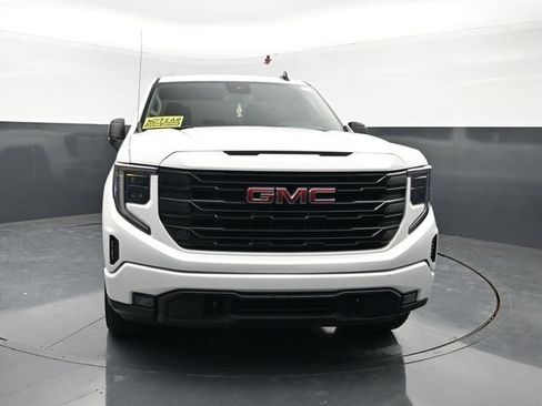 Used 2024 GMC Sierra 1500 Elevation AWD/4WD image 2