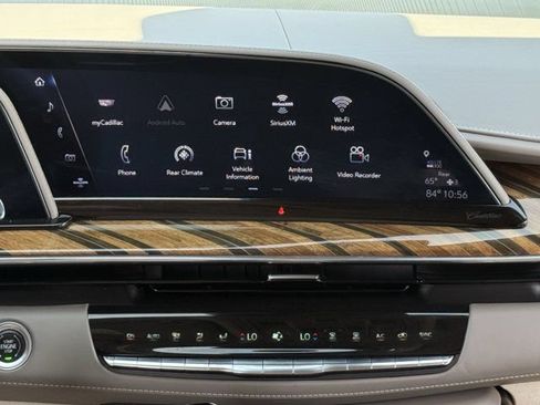 Used 2023 Cadillac Escalade ESV Sport Platinum AWD/4WD image 17