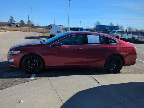 Used 2021 Chevrolet Malibu LT w/ Leather Package image 9