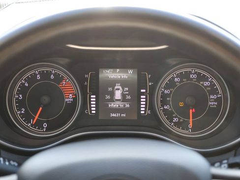 Used 2020 Jeep Cherokee Latitude Plus w/ Cold Weather Group AWD/4WD image 19