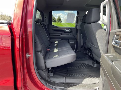 Used 2023 Chevrolet Silverado 1500 LT AWD/4WD image 24