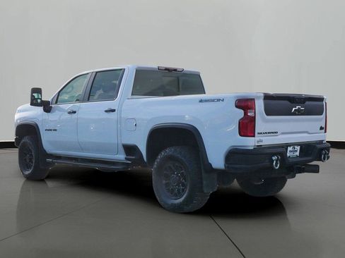 Used 2024 Chevrolet Silverado 2500 ZR2 w/ ZR2 Bison Edition image 2