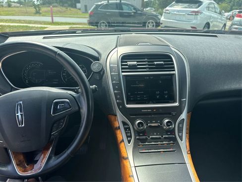 Used 2016 Lincoln MKX Select w/ Select Plus Package FWD image 15