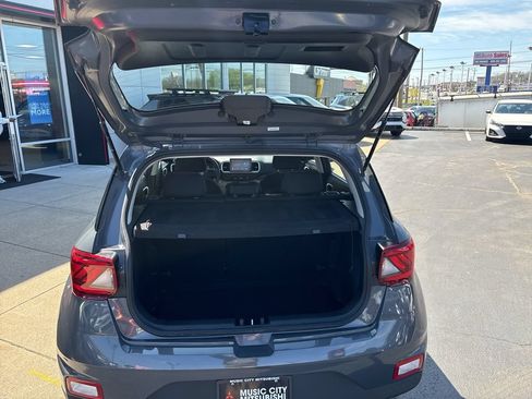 Used 2025 Hyundai Venue SEL FWD image 15