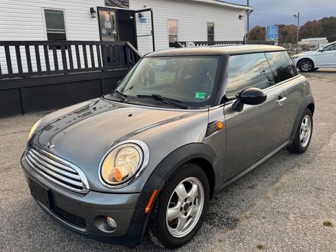 Used 2010 MINI Cooper Hardtop image 1