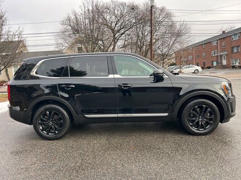 Certified 2022 Kia Telluride LX image 6