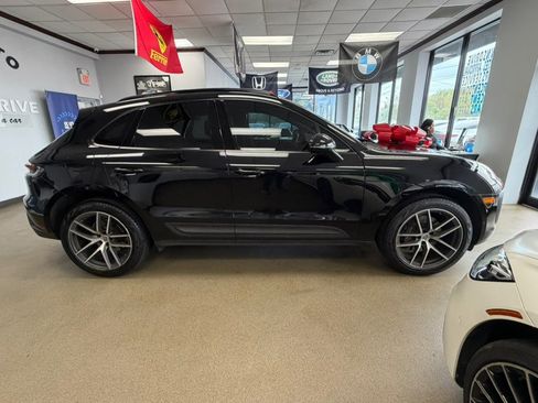 Used 2022 Porsche Macan AWD/4WD image 14
