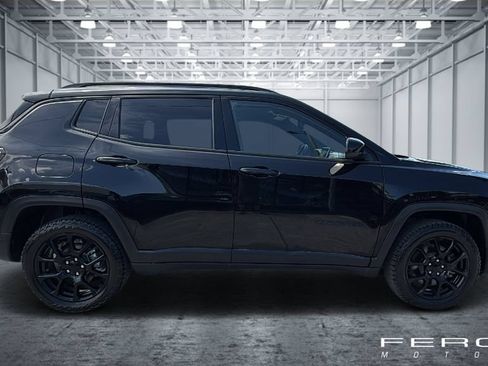 Used 2023 Jeep Compass Latitude AWD/4WD image 6