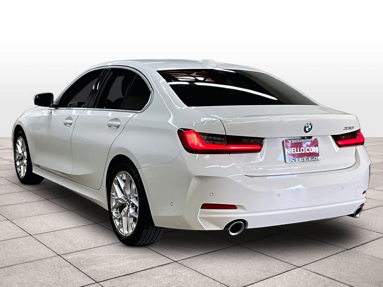 Used 2025 BMW 330i Sedan w/ Convenience Package RWD image 16