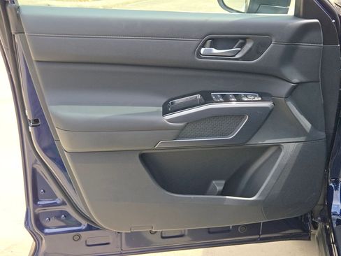 New 2026 Nissan Pathfinder SL FWD image 11
