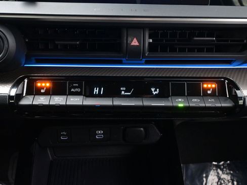 Used 2024 Toyota Prius XLE image 19