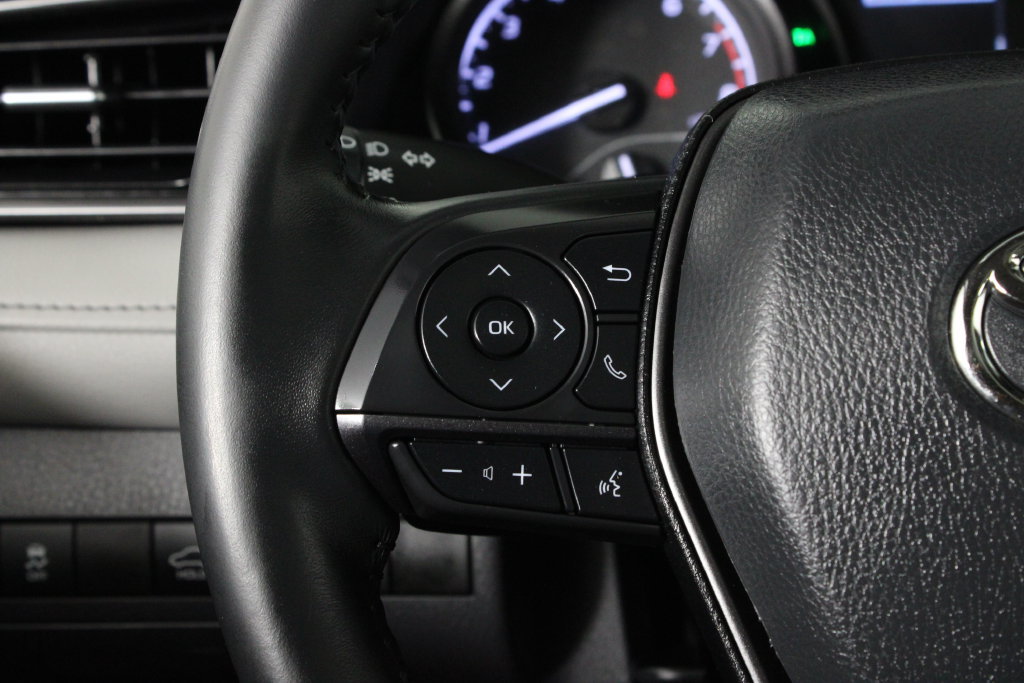 Used 2024 Toyota Camry SE w/ Convenience Package FWD image 26