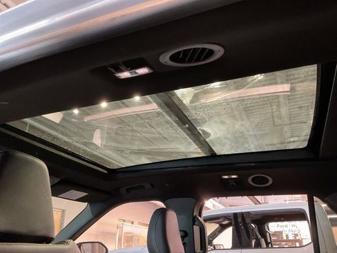 New 2026 Ford Explorer ST-Line w/ ST-Line Street Pack image 7