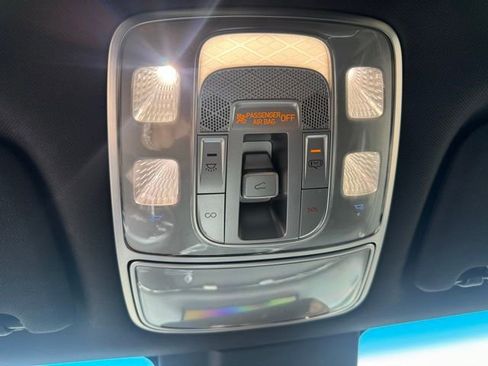 Used 2022 Genesis GV70 2.5T w/ Sport Prestige Package image 35