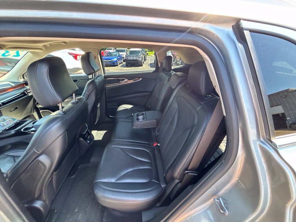 Used 2023 Lincoln Nautilus Reserve AWD/4WD image 29