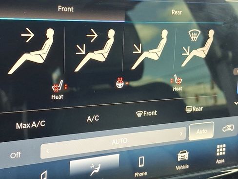 Used 2024 Chrysler Pacifica Touring-L image 25