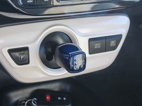 Used 2017 Toyota Prius Two w/ Carpet Mat Package image 27