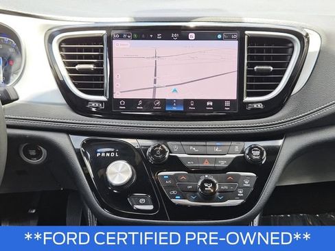 Used 2025 Chrysler Pacifica Limited FWD image 27
